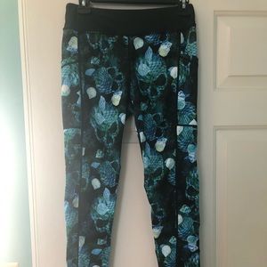 CVG Retired Mermaid Skull Leggings EUC Medium